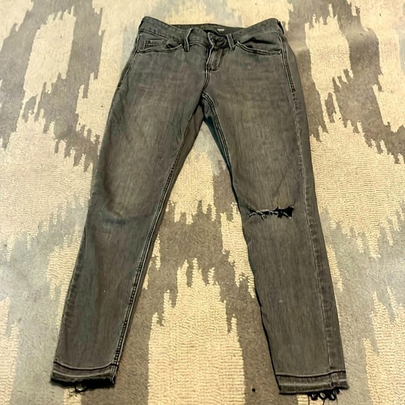 Old Navy gray rockstar super skinny jeans with front rip size 2 petite - Picture 1 of 9
